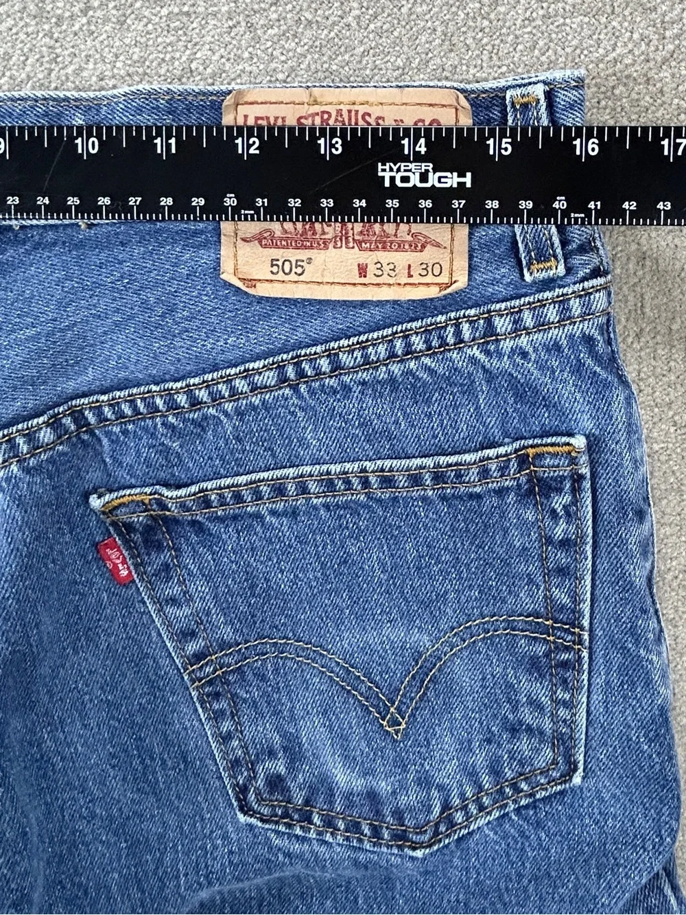 Vintage Y2K Levi’s 505 Regular Fit Zip Fly Jeans